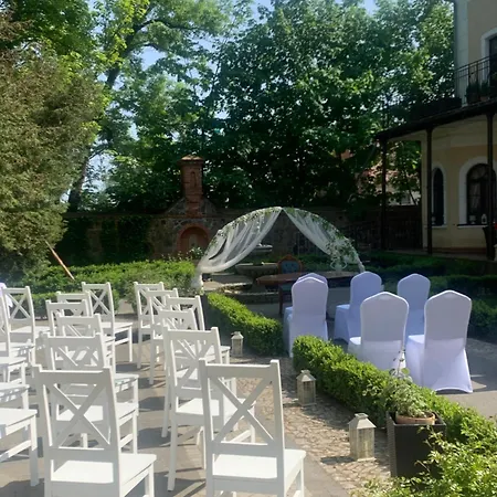 Pałac Sapetów 3* Tuczno (Strzelce-Drezdenko)