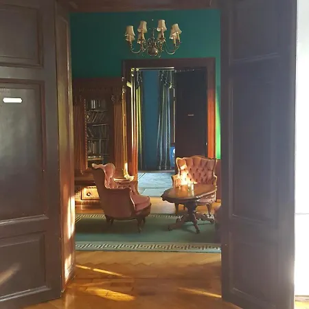 Lägenhetshotell Palac Sapetow 3*