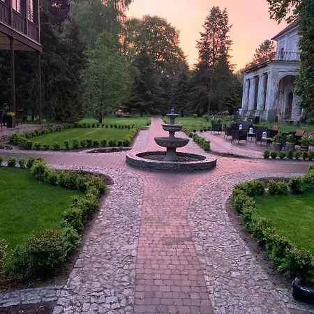 Palac Sapetow Tuczno (Strzelce-Drezdenko)