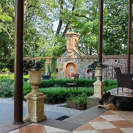 Pałac Sapetów Apart-hotel