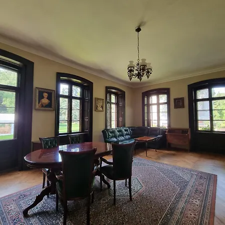 Palac Sapetow Tuczno (Strzelce-Drezdenko)