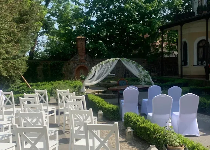 Palac Sapetow 3* Tuczno (Strzelce-Drezdenko)